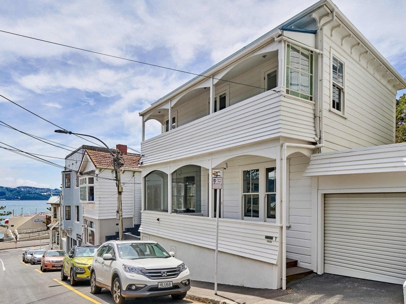 7 Hay Street, Oriental Bay, Wellington - Carousel 1