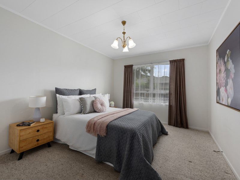 8A Amber Grove, Birchville, Upper Hutt - Carousel 12