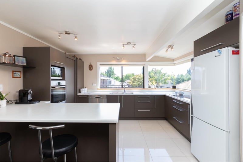 16A Perindale Drive, Chartwell, Hamilton - Carousel 2