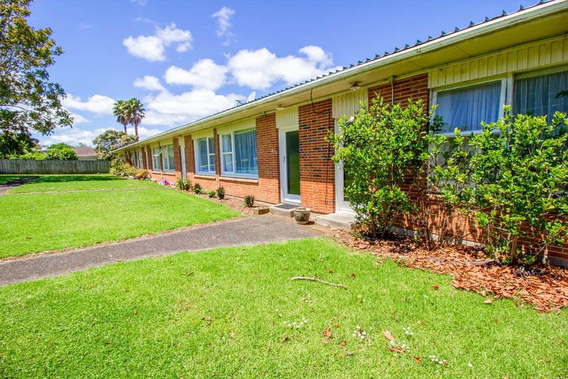 63A Owairaka Avenue, Mount Albert, Auckland - Carousel 2