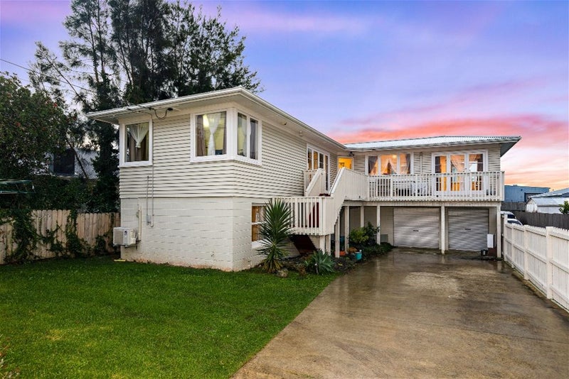 20 Woodford Avenue, Henderson, Auckland - Carousel 1