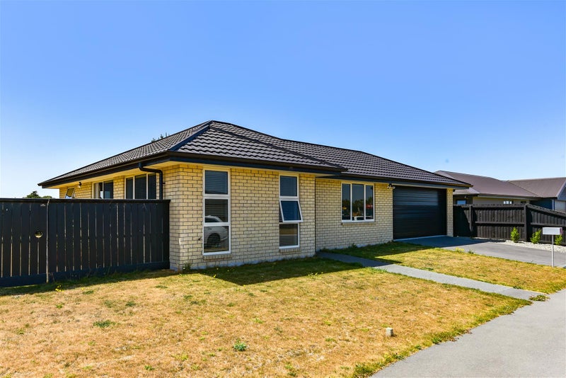 23 Cressy Place, Darfield, Darfield - Carousel 1