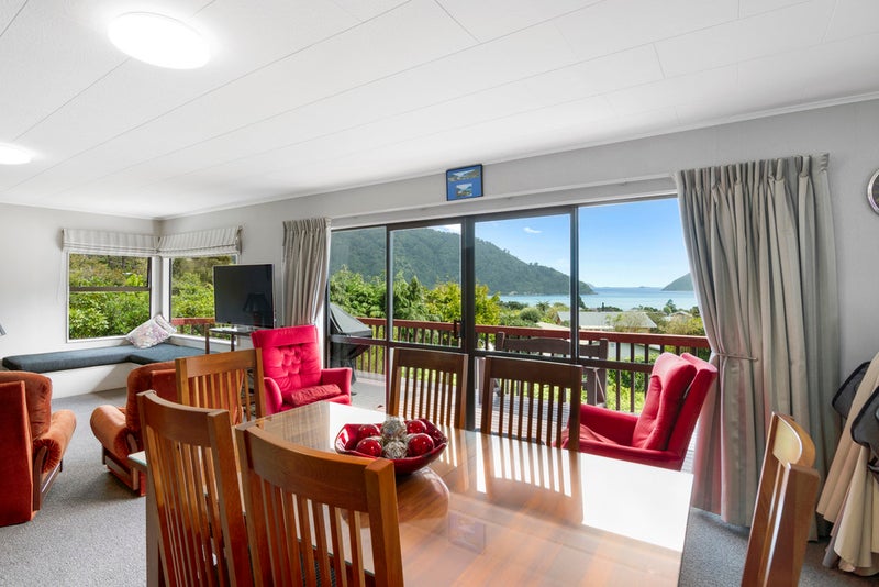 9 Field Terrace, Ōkiwi Bay - Carousel 1