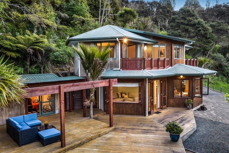 94 Victory Road, Laingholm, Auckland - Carousel 1