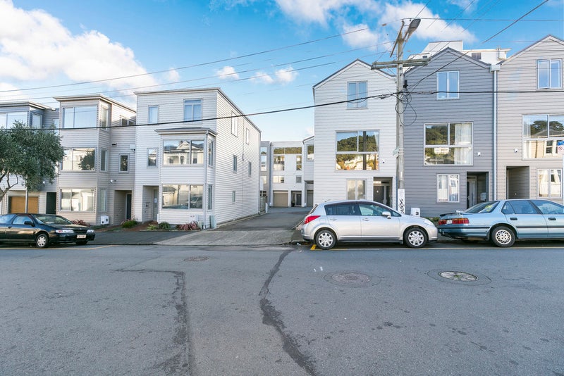 16/15 Roxburgh Street, Mount Victoria, Wellington - Carousel 12