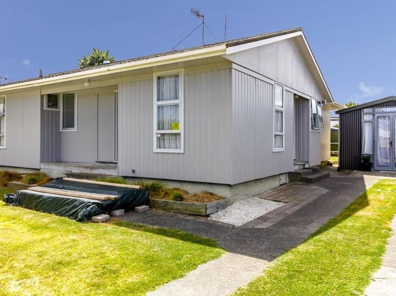12 Glamorgan Avenue, Tamatea, Napier - Carousel 1