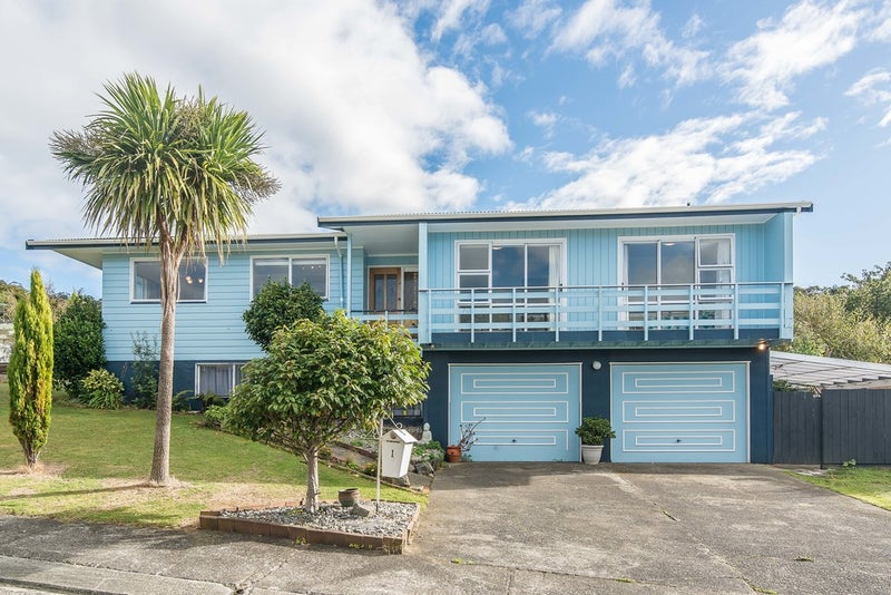 1 Charthouse Lane, Whitby, Porirua - Carousel 1