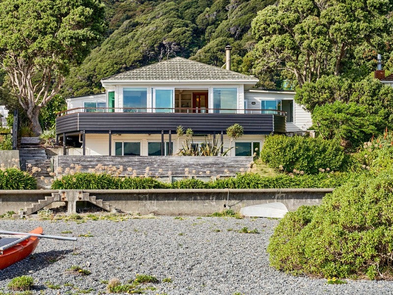 42 Pukatea Street, Eastbourne, Lower Hutt - Carousel 2