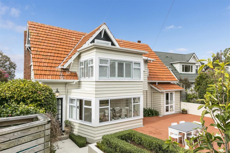 120 Trelissick Crescent, Ngaio, Wellington - Carousel 1