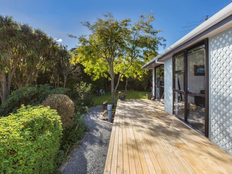 23 Doncaster Terrace, Ascot Park, Porirua - Carousel 1