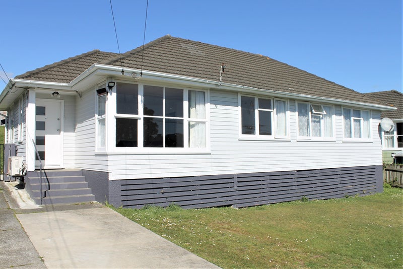 12 Astrolabe Street, Cannons Creek, Porirua - Carousel 1