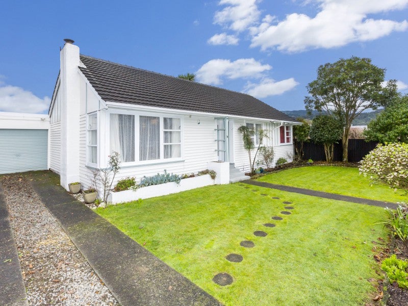 18 Islington Street, Trentham, Upper Hutt - Carousel 1