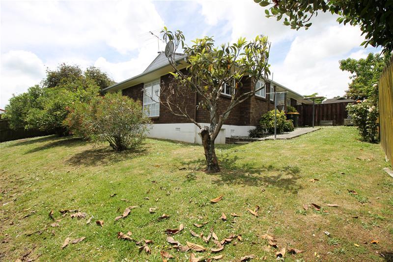 2/61 Aberfeldy Avenue, Highland Park, Auckland - Carousel 2