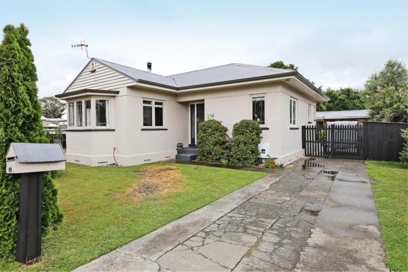 1002 Willowpark Road North, Mayfair, Hastings - Carousel 1