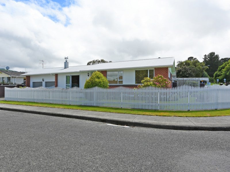 67 Oregon Drive, Maoribank, Upper Hutt - Carousel 2