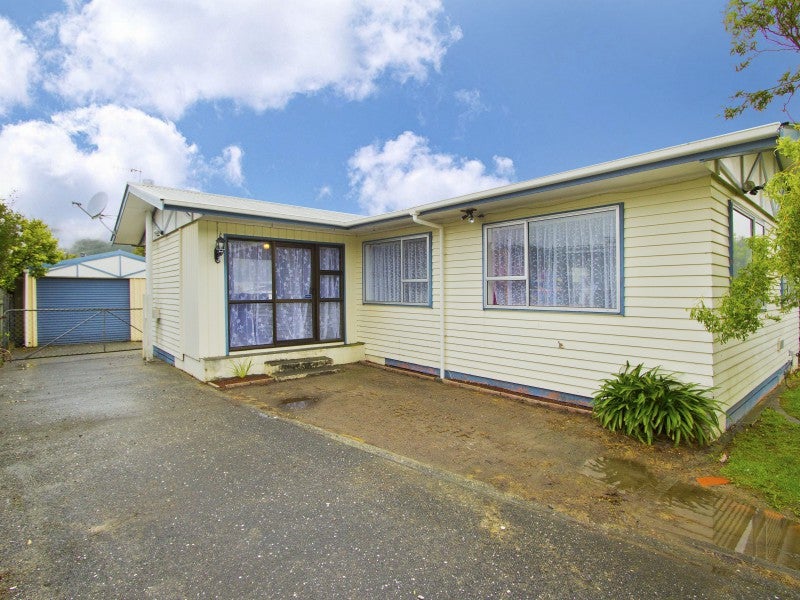 7 Kendal Grove, Wainuiomata, Lower Hutt - Carousel 1