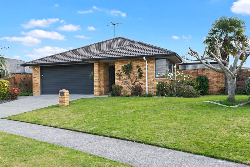 5 Beachmere Place, Papamoa Beach, Papamoa - Carousel 1