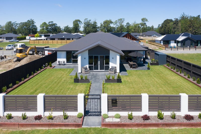 5 Cawton Grove, Tinwald, Ashburton - Carousel 2