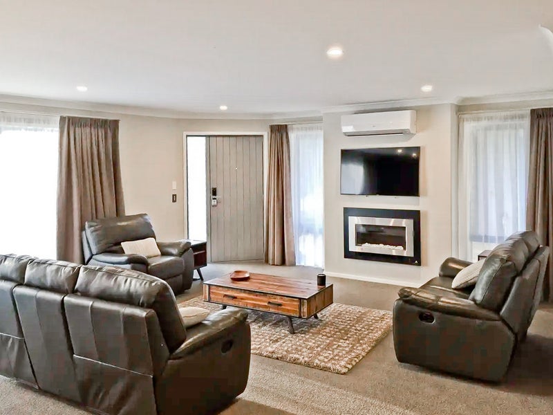 2/143 Knighton Road, Hillcrest, Hamilton - Carousel 2