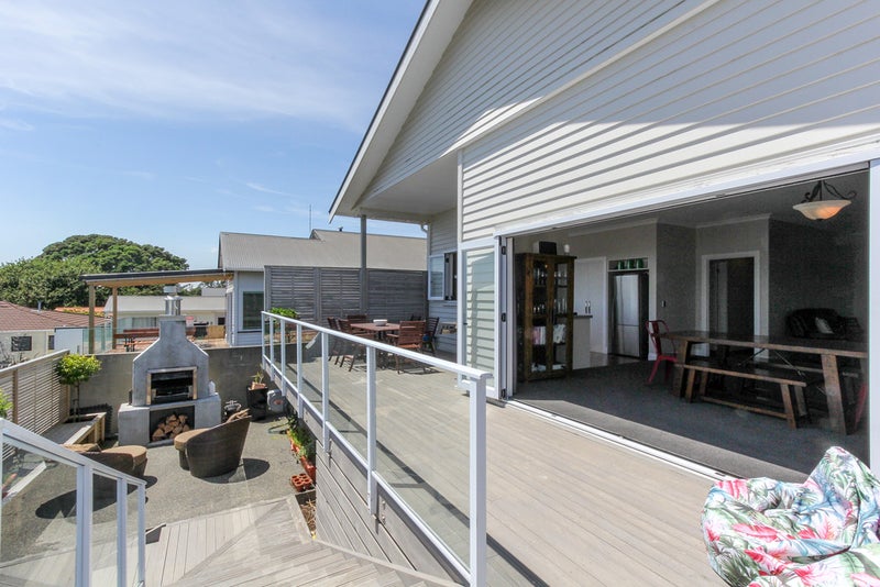 20 Dorset Avenue, Westown, New Plymouth - Carousel 1