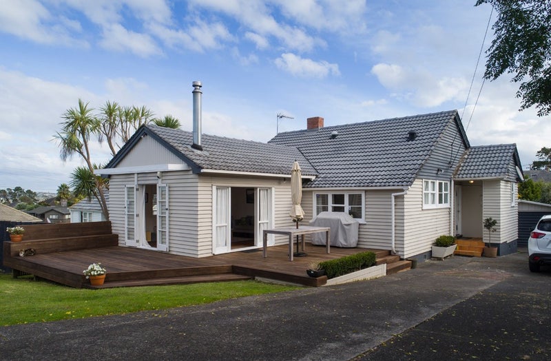 9 Inglewood Street, Wai o Taiki Bay, Auckland - Carousel 2