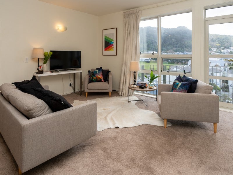 402/107 Thorndon Quay, Pipitea, Wellington - Carousel 1