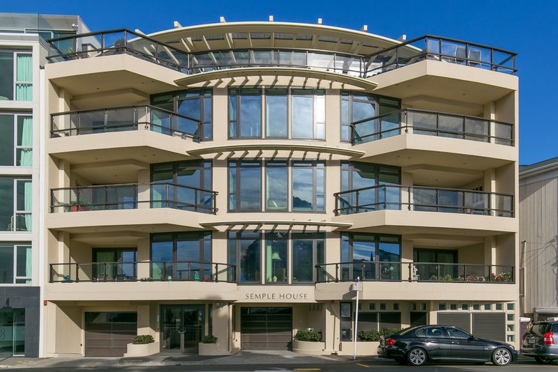 3B/84 Oriental Parade, Oriental Bay, Wellington - Carousel 1