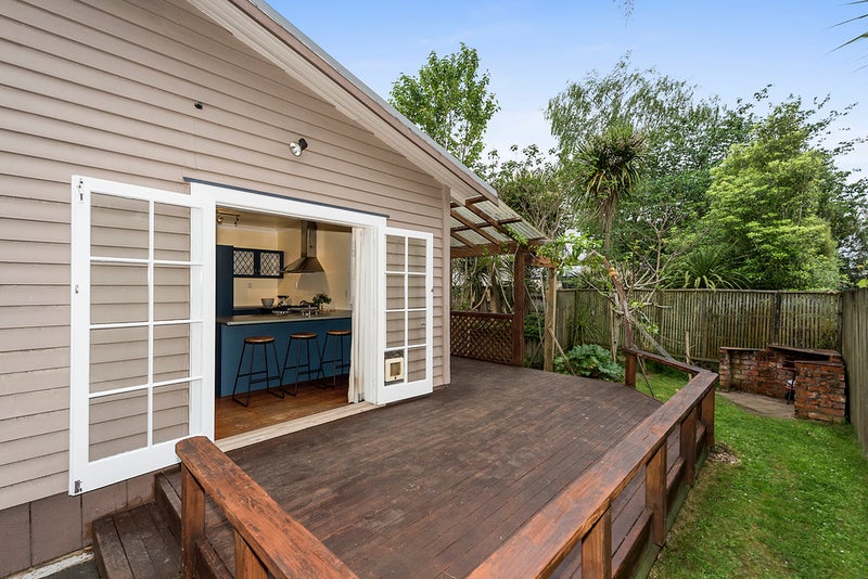 7 Firth Street, Hamilton East, Hamilton - Carousel 17