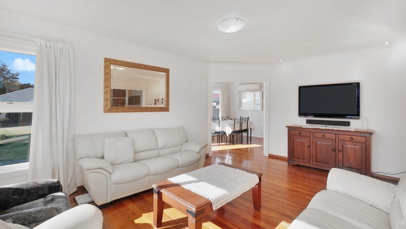 4 Staines Street, Bishopdale, Christchurch - Carousel 2