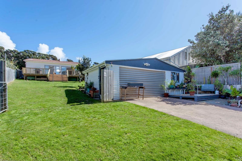 4 Albert Crescent, Ostend, Waiheke Island - Carousel 2