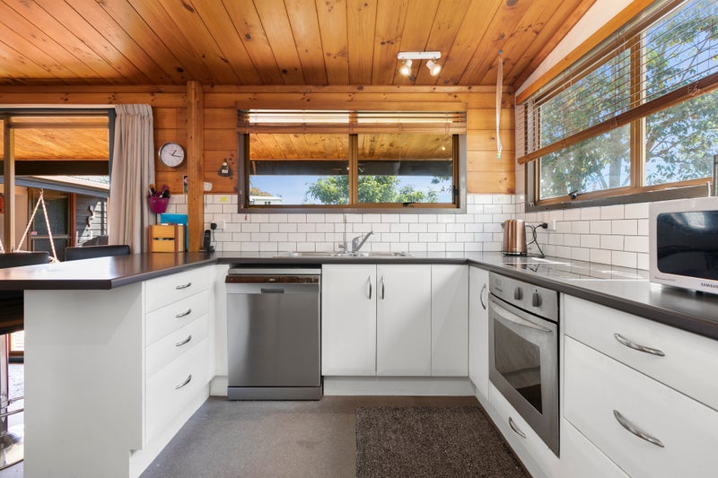 12 Seymour Place, Bellevue, Tauranga - Carousel 2