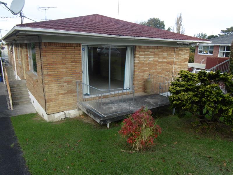 17 Merchant Avenue, Te Atatu South, Auckland - Carousel 2