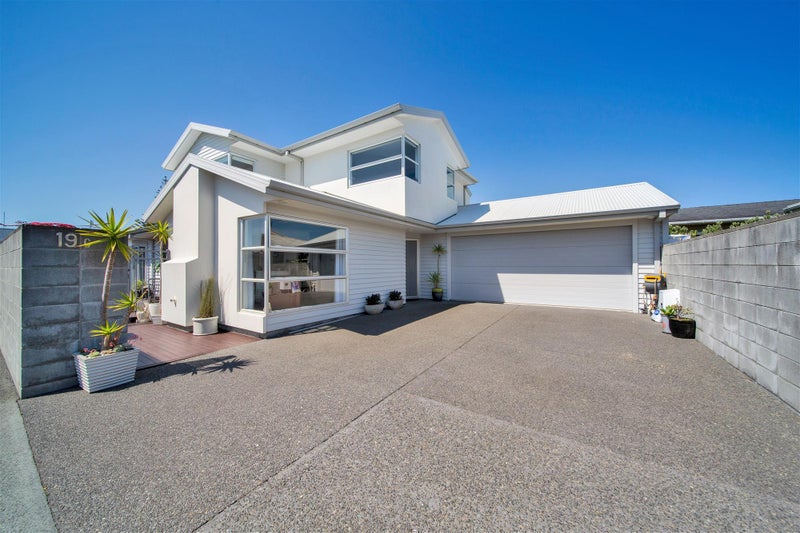 19C Beach Street, Fitzroy, New Plymouth - Carousel 1