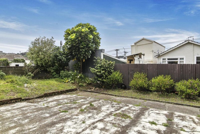 10 Stoke Street, Newtown, Wellington - Carousel 16