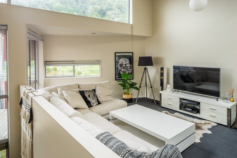 3/2 Onslow Road, Khandallah, Wellington - Carousel 1