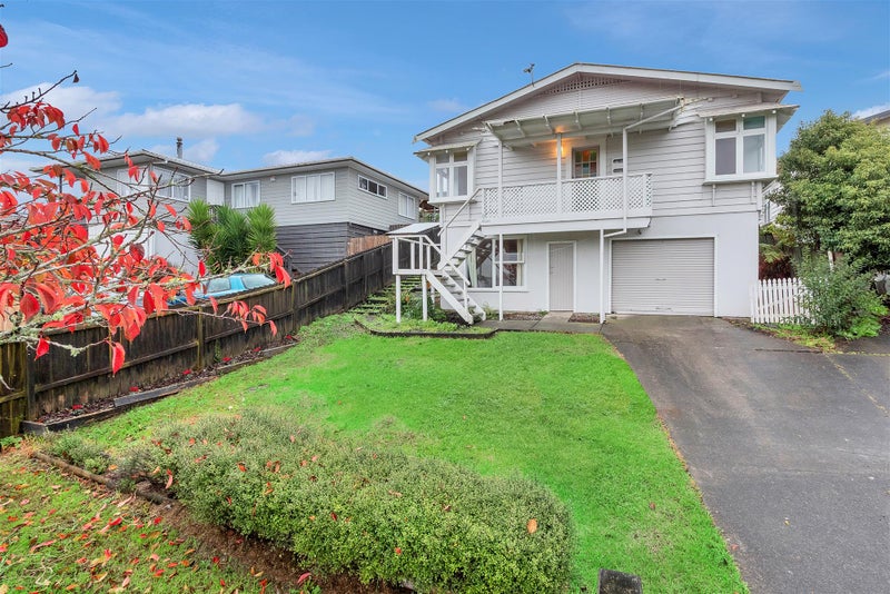 2/55 Chislehurst Street, Henderson, Auckland - Carousel 1