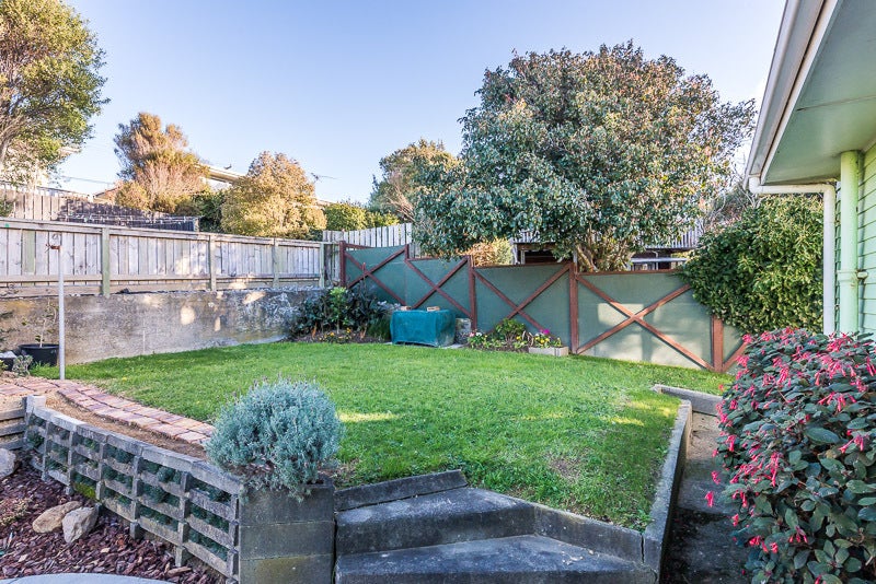 42 Mark Avenue, Paparangi, Wellington - Carousel 2