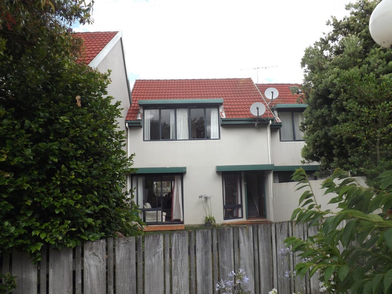 8/27 McBain Grove, Avalon, Lower Hutt - Carousel 11