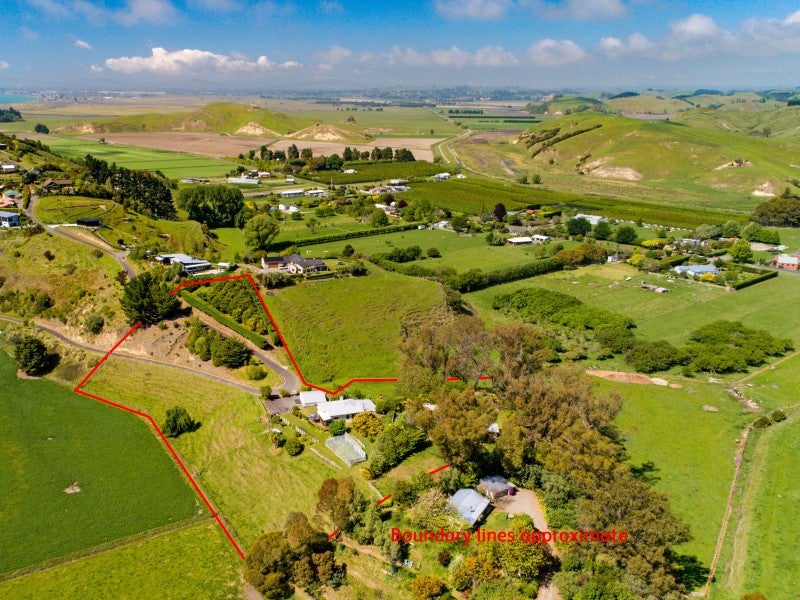 79 Hill Road, Bay View, Napier - Carousel 1