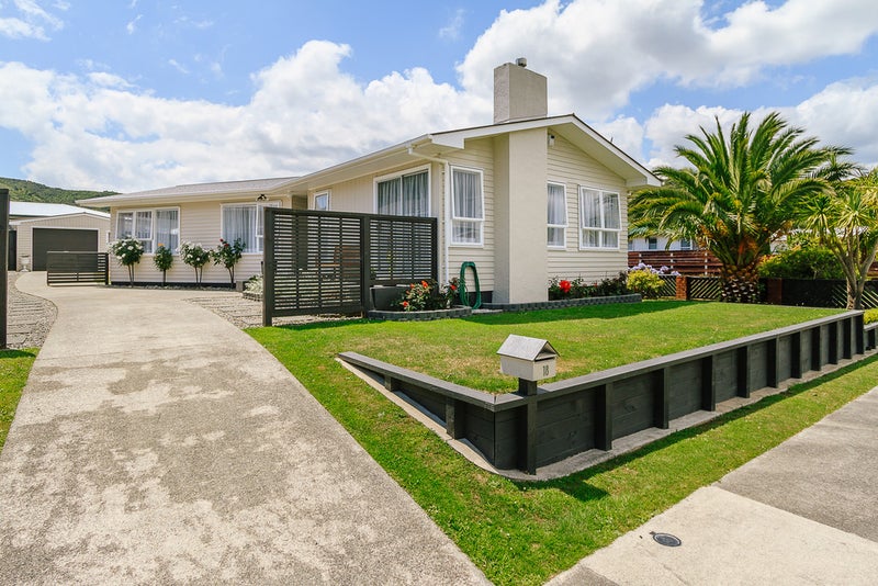 18 Manutuke Street, Wainuiomata, Lower Hutt - Carousel 1
