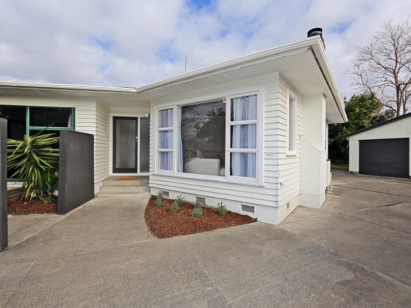 6 Magdalen Crescent, Pirimai, Napier - Carousel 2