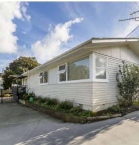 35 Taurus Crescent, Beach Haven, Auckland - Carousel 1