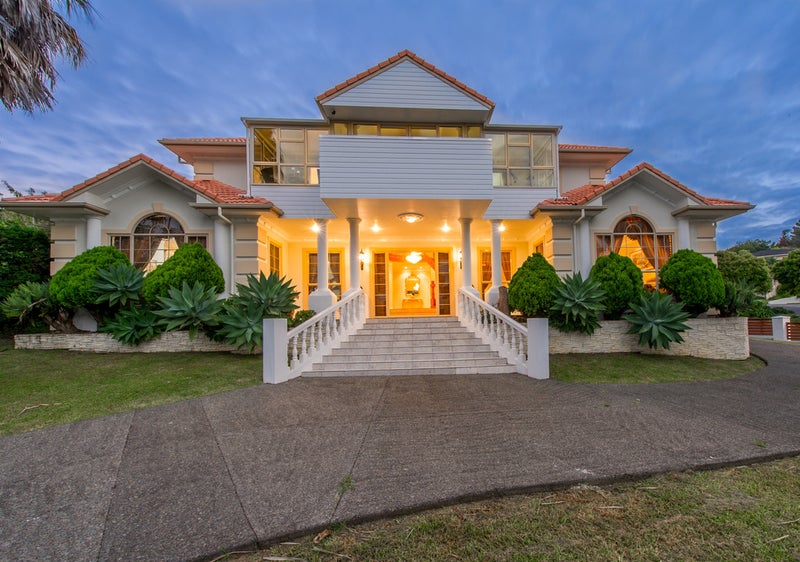 2 Kerridge Close, Shamrock Park, Auckland - Carousel 1