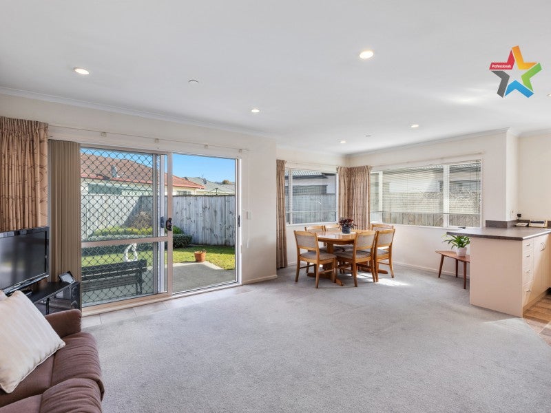 14 Woodland Grove, Wainuiomata, Lower Hutt - Carousel 2
