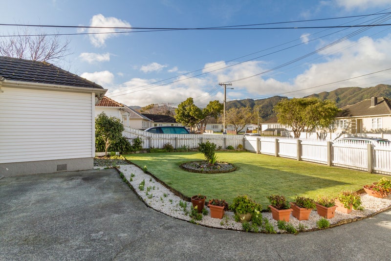 6 Hodgins Grove, Naenae, Lower Hutt - Carousel 2