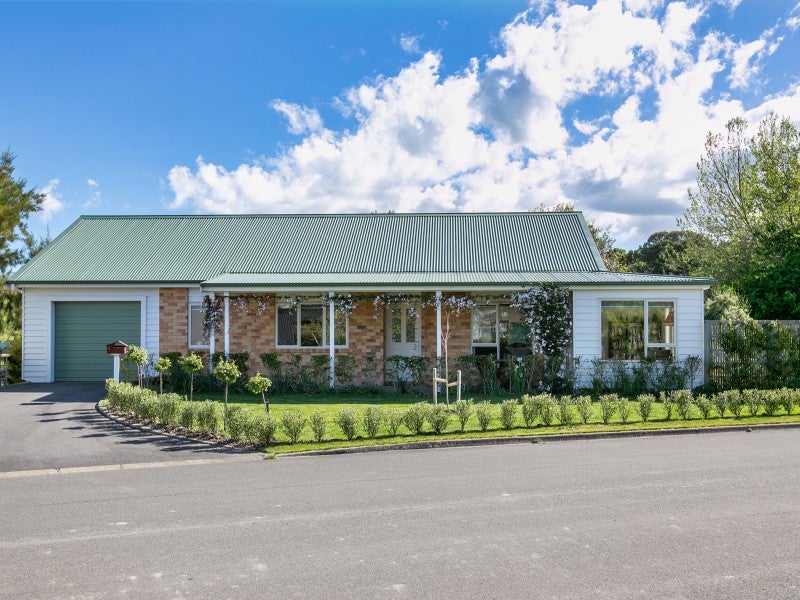 8 Orchard Road, Greytown - Carousel 1