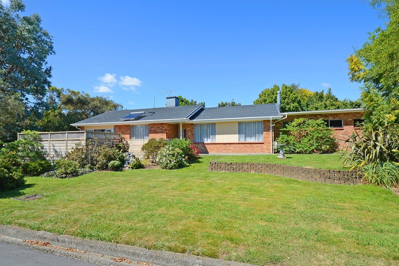 18 Kashmir Avenue, Clouston Park, Upper Hutt - Carousel 2
