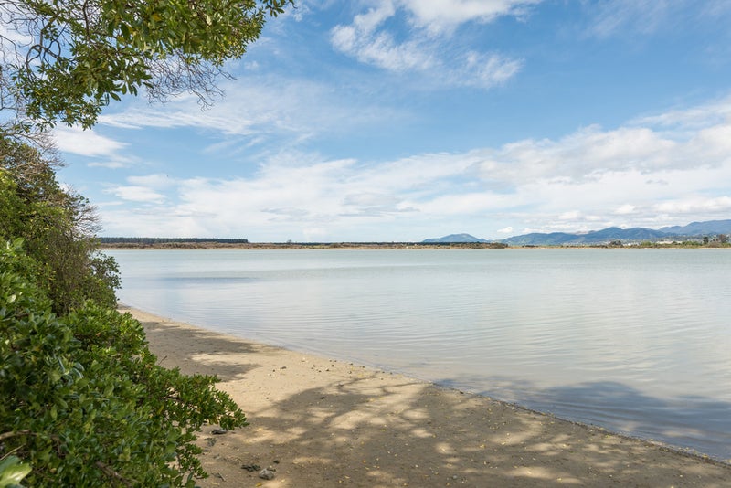 119 Barnett Avenue, Best Island, Richmond - Carousel 23