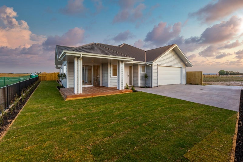 8 WARLOCK WAY, Tauranga - Carousel 17