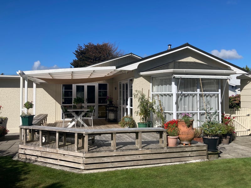 5 Hamlet Street, Stratford - Carousel 1